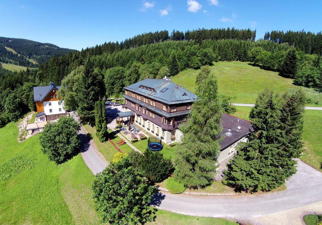Alpsky Hotel Špindlerŭv Mlýn Exterior foto