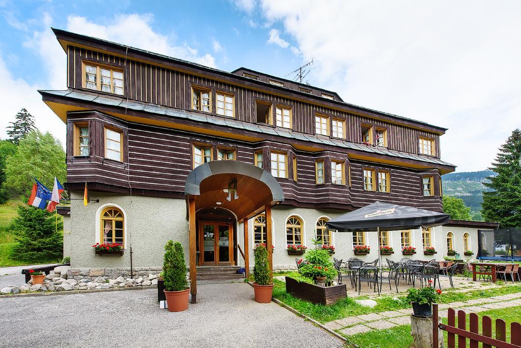 Alpsky Hotel Špindlerŭv Mlýn Exterior foto